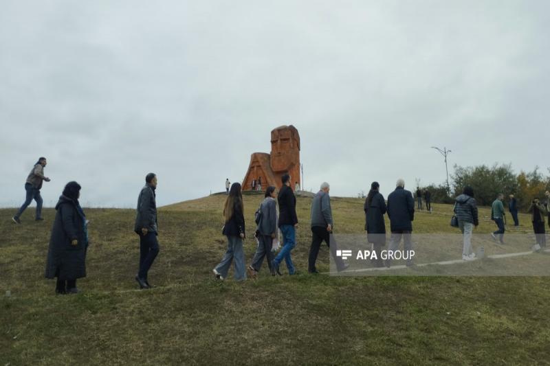 Новая группа азербайджанцев, прибывшая из Грузии, побывала в Карабахе - ФОТО