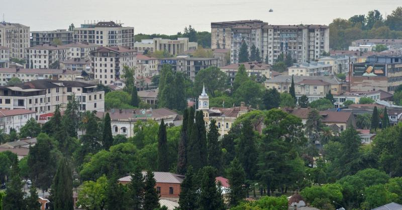 В Абхазии заблокированы дорожные артерии в знак протеста с требованием освободить задержанных оппозиционеров. Последние новости по этому поводу.