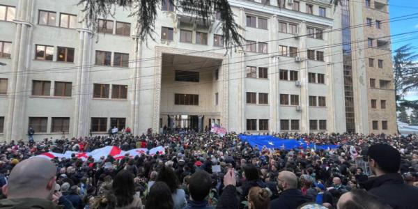 Митингующие в Тбилиси анонсировали акцию 10 марта – в день пленарного заседания парламента