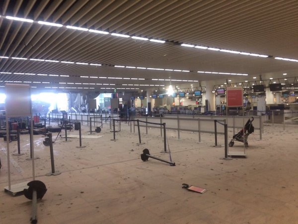 IMG 9134 фоторепортаж аэропорт, Бельгия, брюссель, взрывы, метро, теракт, террористы