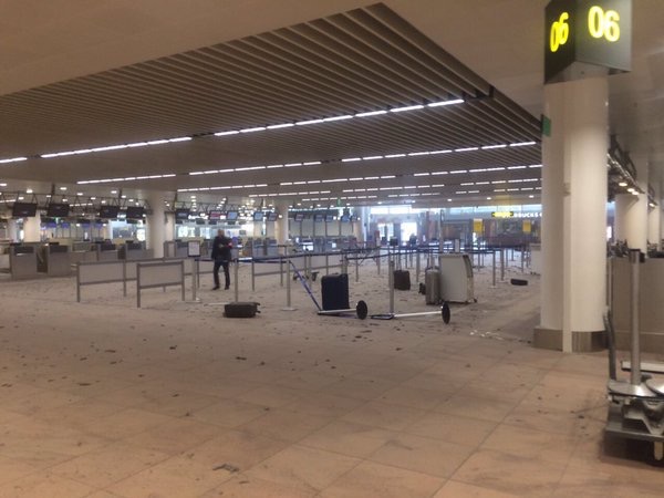 IMG 9135 фоторепортаж аэропорт, Бельгия, брюссель, взрывы, метро, теракт, террористы