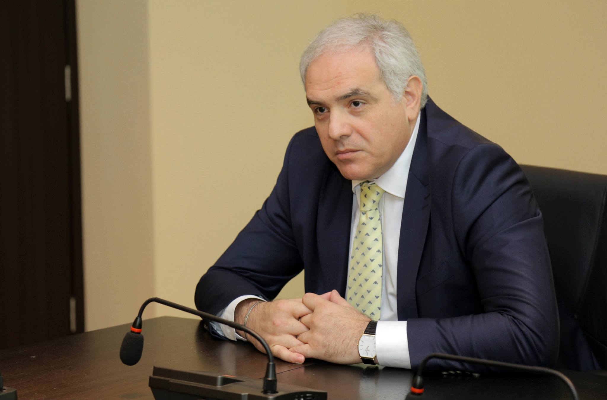 Глава МВД Грузии обещает беспристрастное расследование избиения оппозиционеров