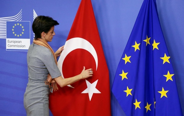 Анкара Брюсселю: "Нельзя так вести дела с Турцией"