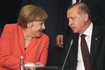 The Telegraph: Меркель готова уступить Эрдогану по введению безвизового режима