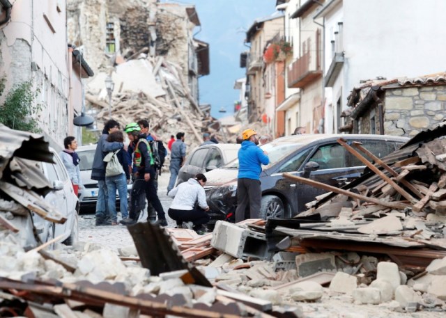 Число жертв землетрясения в Италии достигло 247 человек