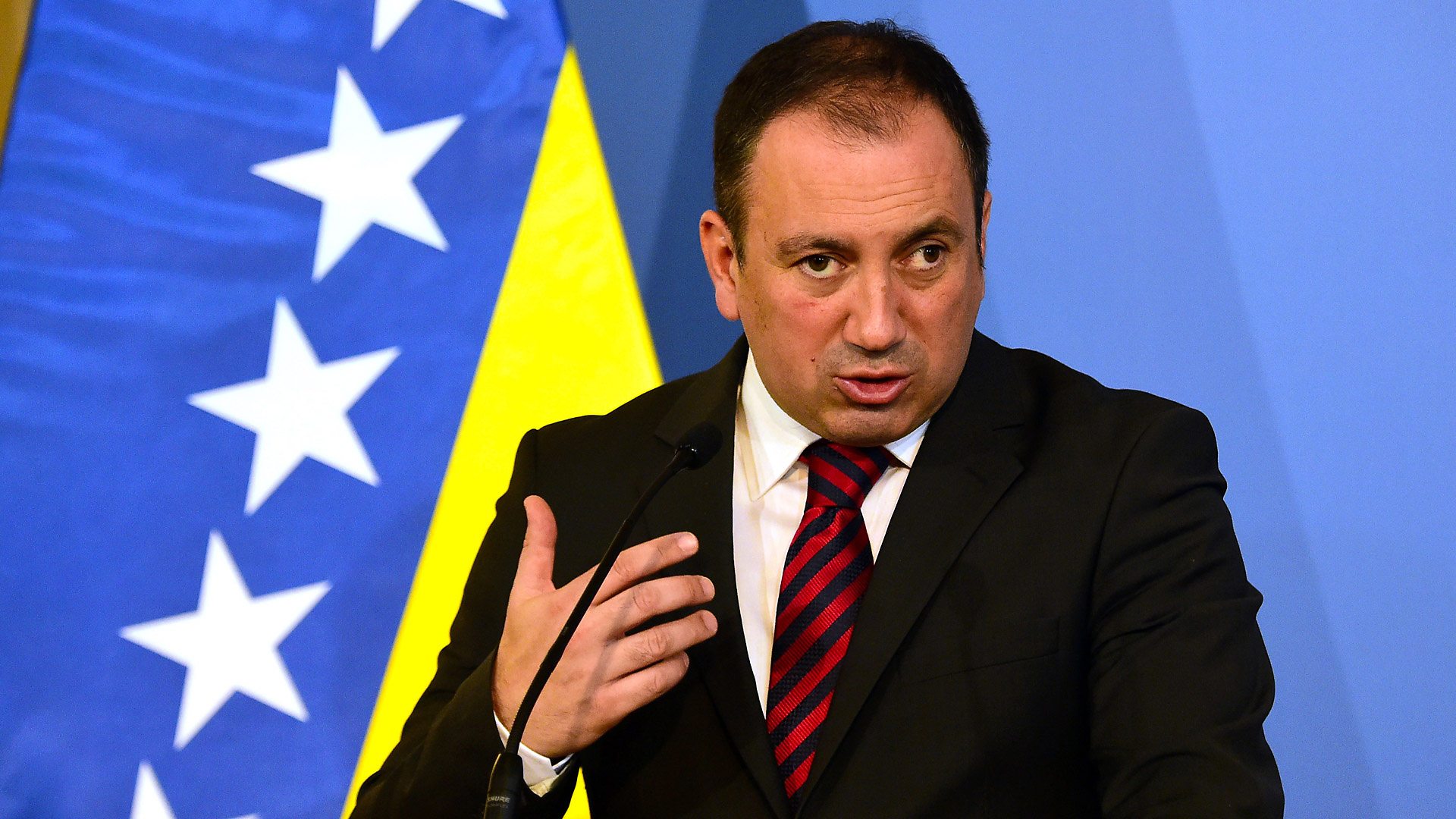 Глава МИД Боснии и Герцеговины прибывает в Грузию