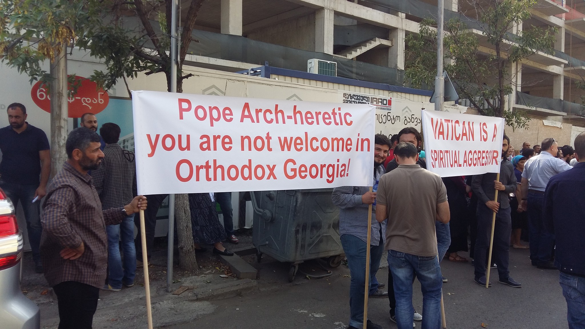 Представители грузинского духовенства опротестовали визит Папы Римского
