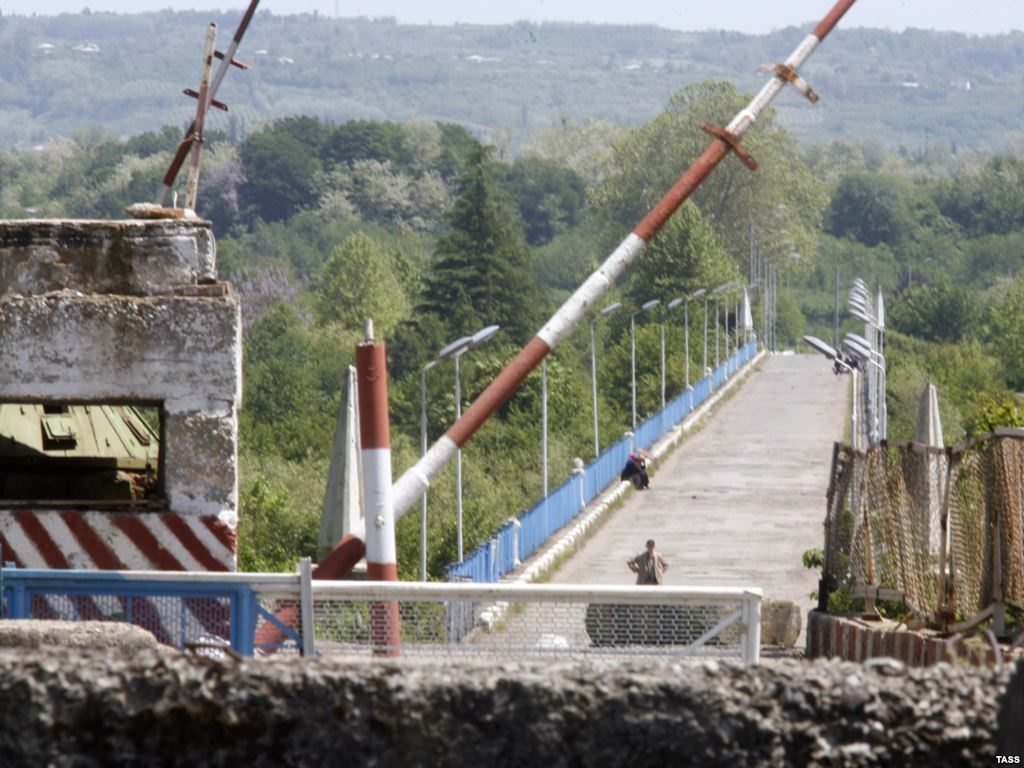 Ингурский мост ведущий в Абхазию