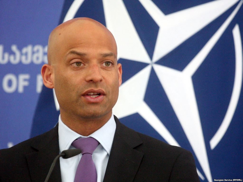 Джеймс Аппатурай: НАТО возмущено актами насилия в предвыборный период