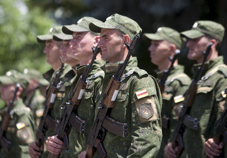 Ибрагим Гассеев: осетинские военные будут служить в российской армии