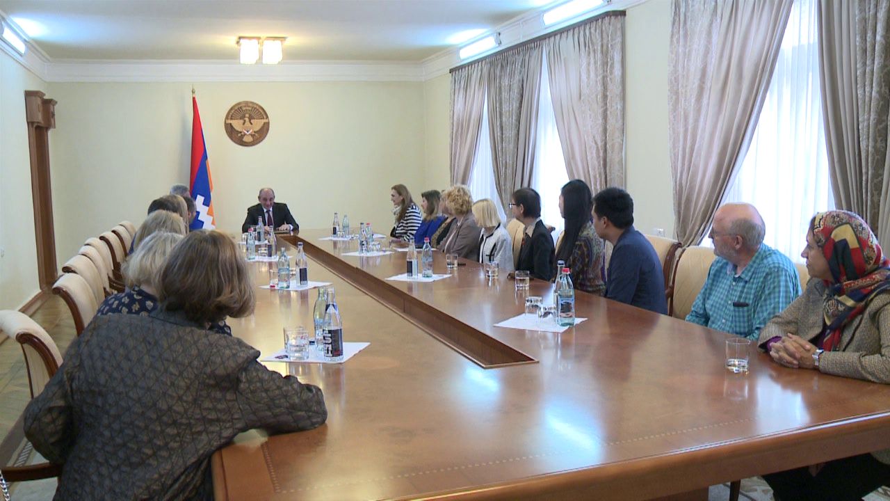 В Нагорном Карабахе обсуждают вопрос переименования непризнанной республики