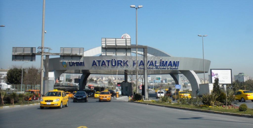 В Турции перекрыты въезды в международный аэропорт имени Ататюрка