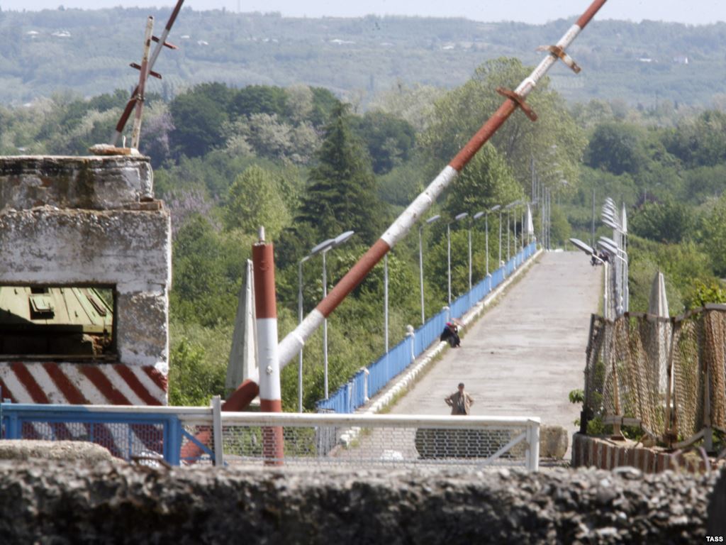 Движение по Ингурскому мосту ведущему из Самегрело в Абхазию полностью востановлено