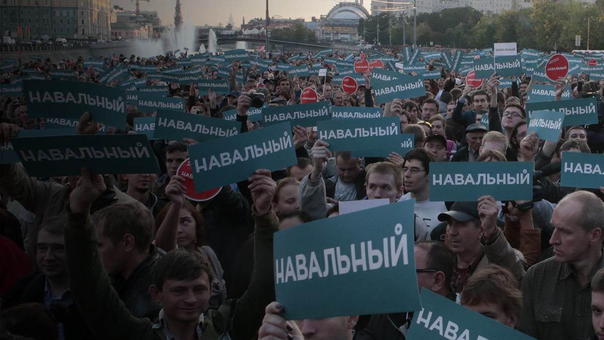 Судебные приставы забрали Алексея Навального в офиса ФБК