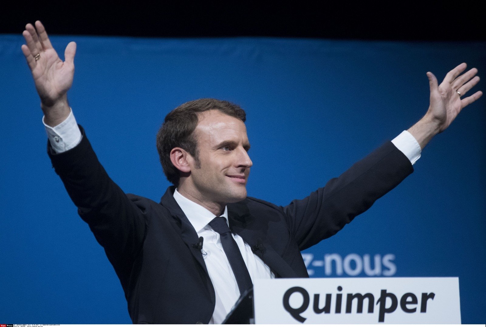 Экзитпол: на выборах президента Франции лидирует Эммануэль Макрон