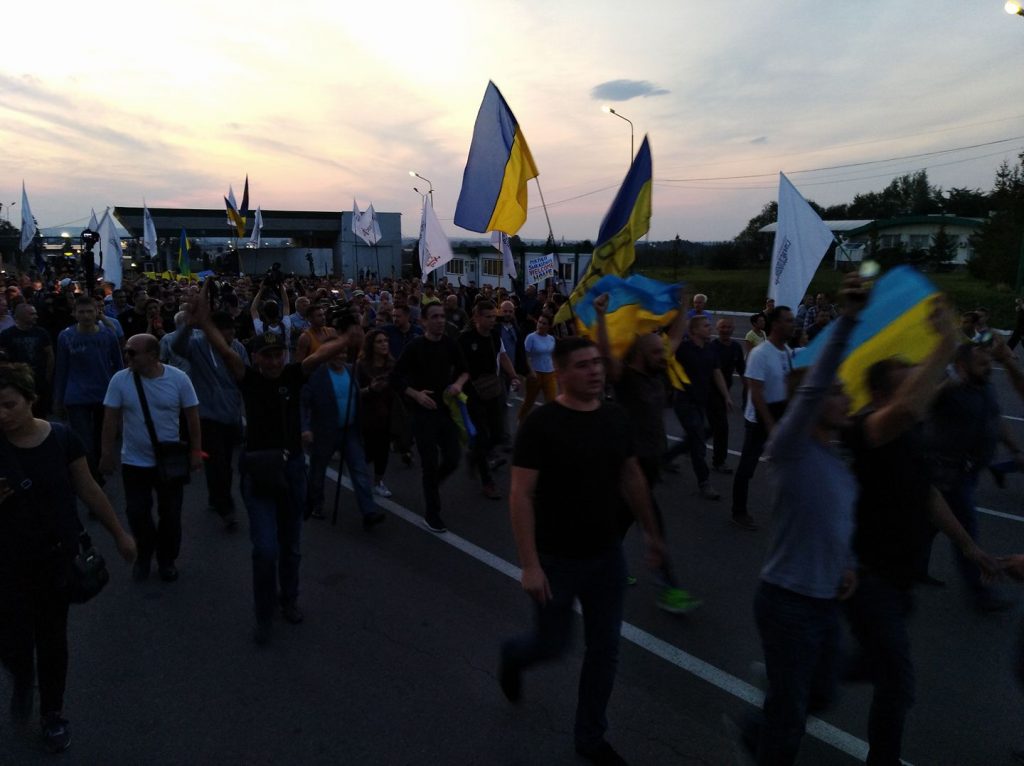 На Киев. Саакашвили удалось прорвать границу