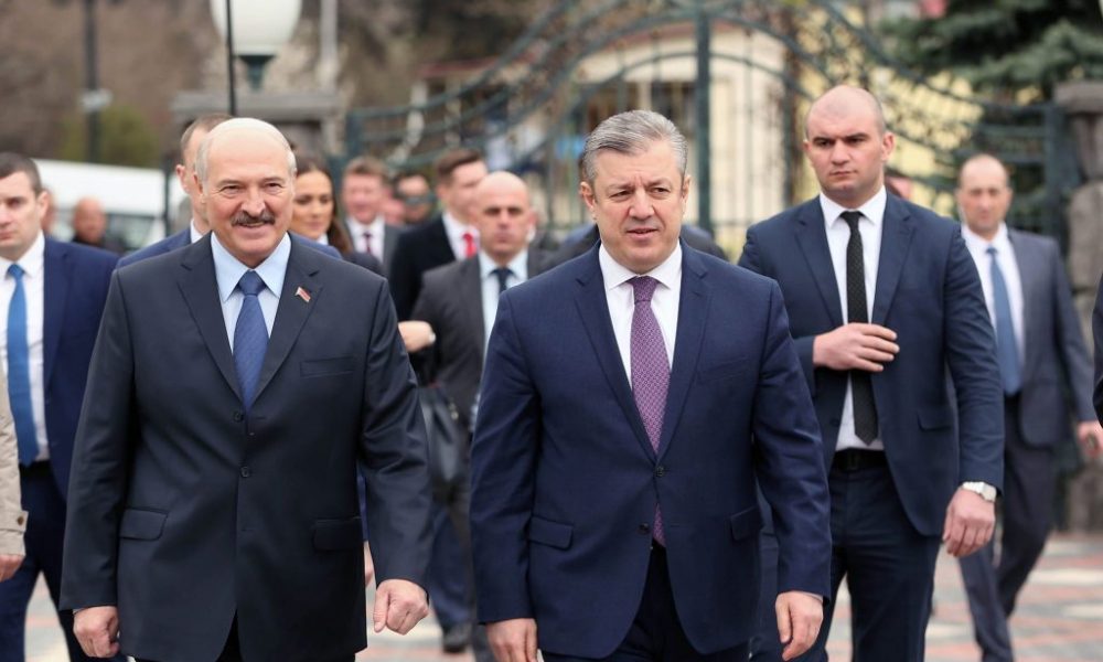 Президент Беларуси Александр Лукашенко с премьер-министром Грузии Георгием Квирикашвили / Фото: 1tv.ge