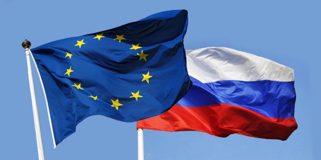 EU Russia Flags новости Грузия, денежные переводы, евросоюз, ес, Россия, трудовые мигранты