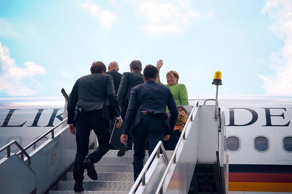 Merkel 10 новости Ангела Меркель, германия, Грузия, красная дорожка, Мамука Бахтадзе, Тбилисский аэропорт, ФРГ