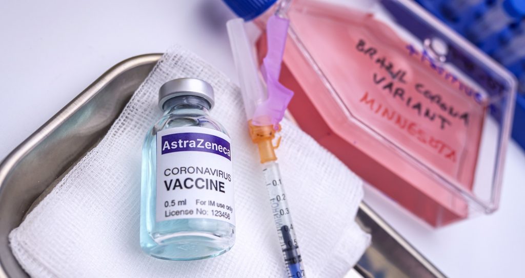 vial of vaccine from astrazeneca ready for injecti XJKLWFE новости AstraZeneca, Covid-19, вакцинация, Грузия-Бельгия, коронавирус