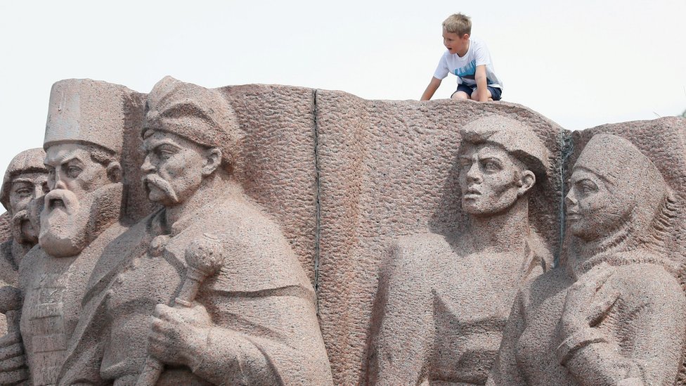 119170410 monument reu Новости BBC Россия, украина