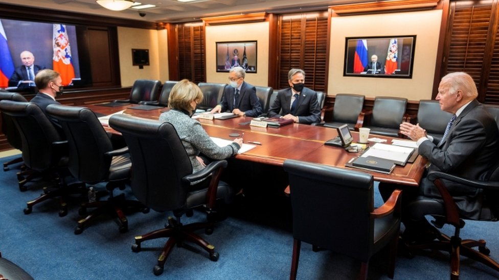 Путин и Байден 7-го декабря два часа обсуждали вопросы безопасности