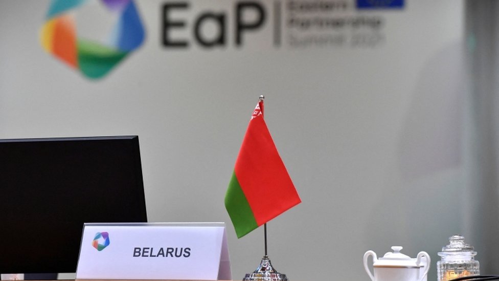 Флаг Беларуси на саммите