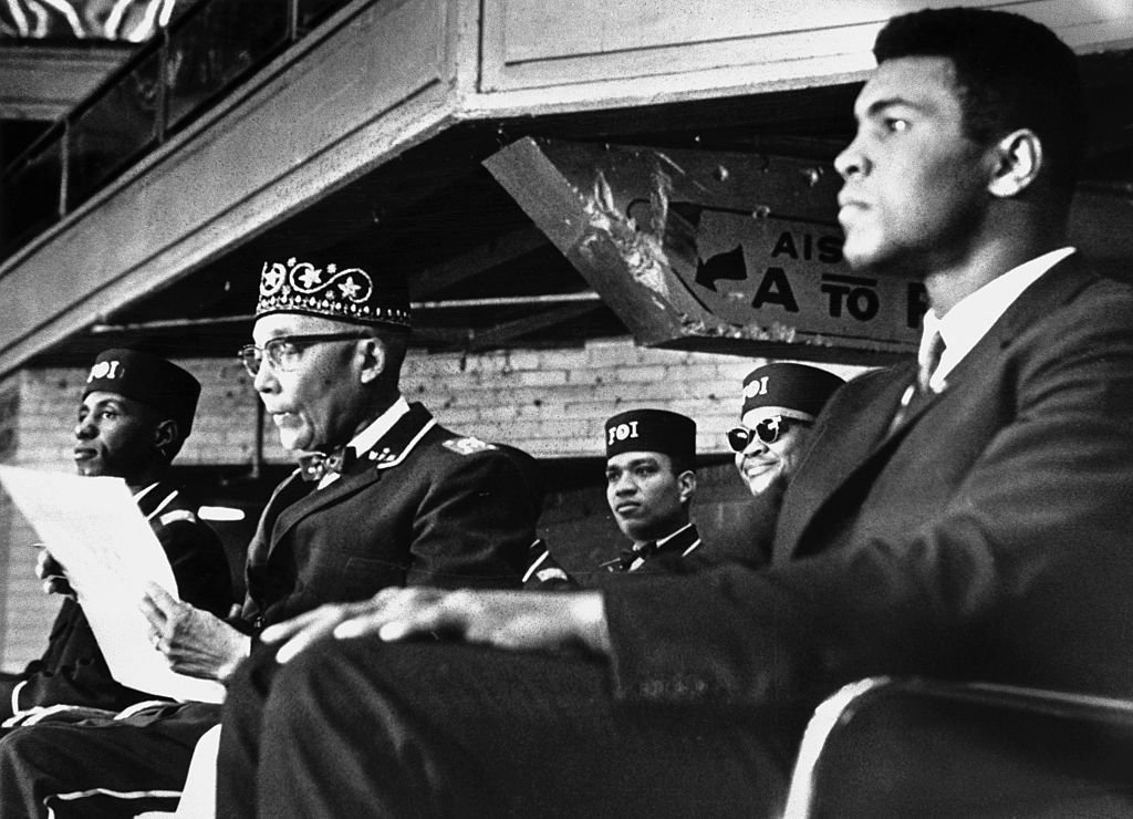 Мухаммед Али на встрече с руководством "Нации Ислама". В центре - лидер движения Элайджа Мухаммед. 28 августа 1966 г. Чикаго.