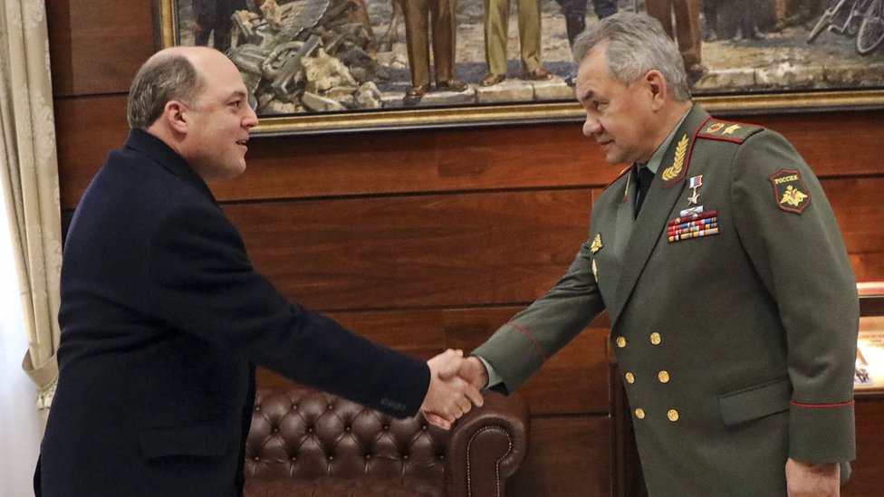 Уоллес и министр обороны России Сергей Шойгу