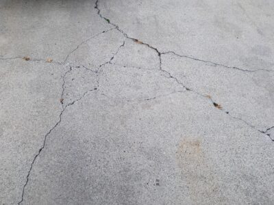 crack in cement driveway 2021 08 29 22 54 04 utc землетрясение землетрясение