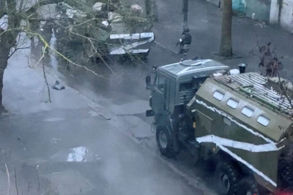 Российская военная техника на улицах Херсона на юго-востоке Украины