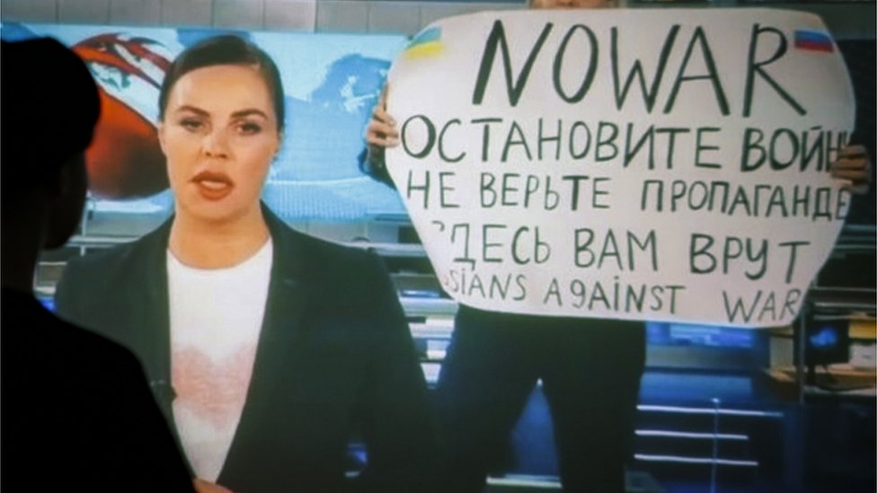 123709853 074606332 1 Новости BBC Марина Овсянникова, Первый канал, свобода слова