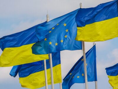 eu ukraine flags Украина-ЕС Украина-ЕС