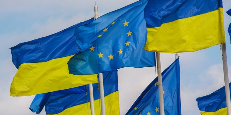 eu ukraine flags новости война в Украине, Украина-ЕС