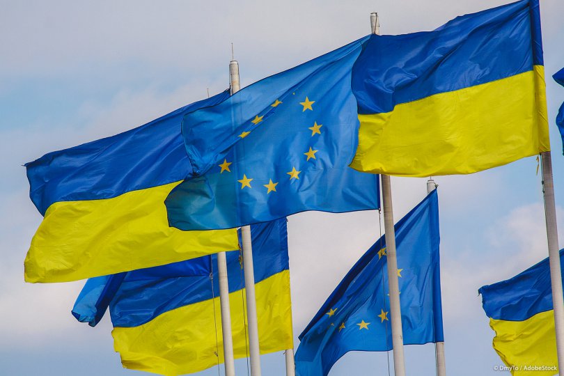 eu ukraine flags новости война в Украине, Украина-ЕС
