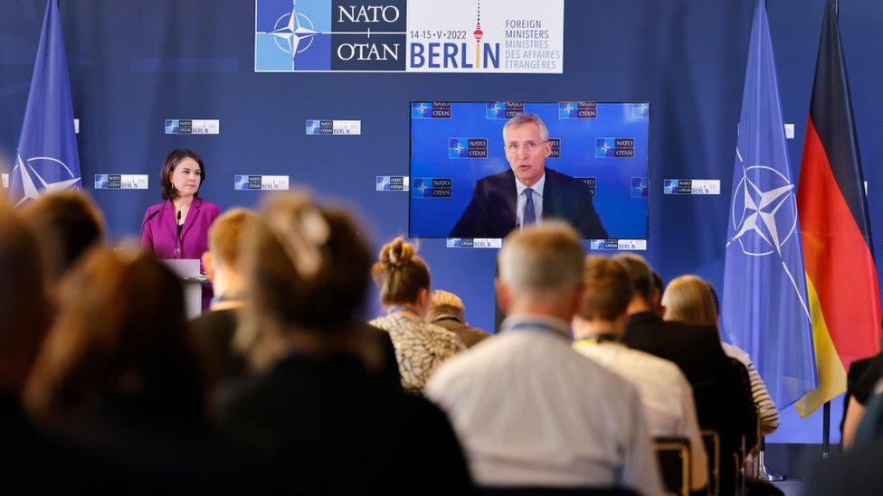 Пресс-конференция Министров иностранных дел НАТО в Берлине