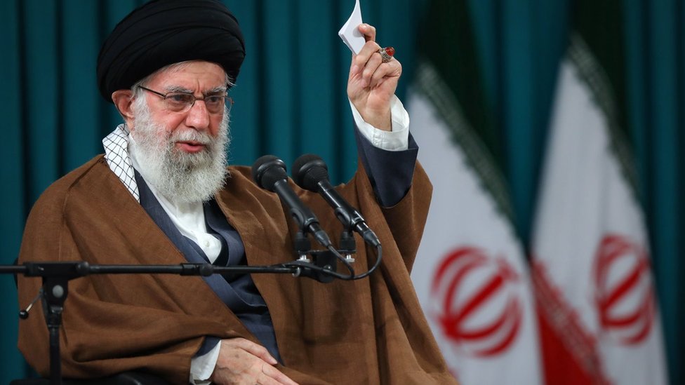 верховный лидер Ирана аятолла Али Хаменеи
