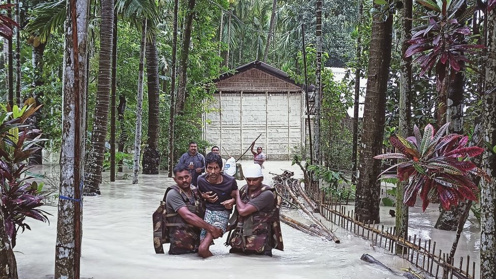 125541338 floodassam Новости BBC индия, наводнение