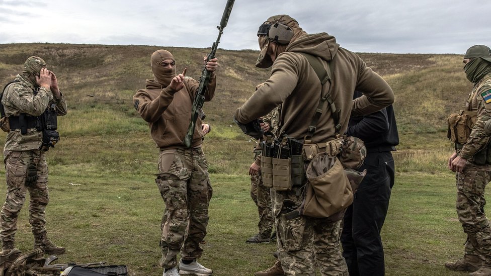 Бойцы добровольческого батальона "Джохар Дудаев"