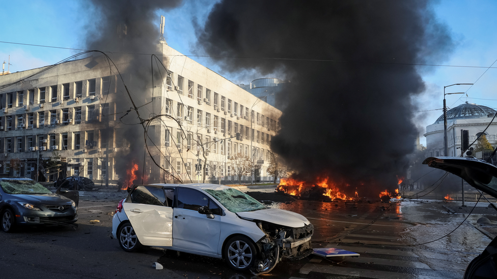 Последствия ракетного удара по центру Киева