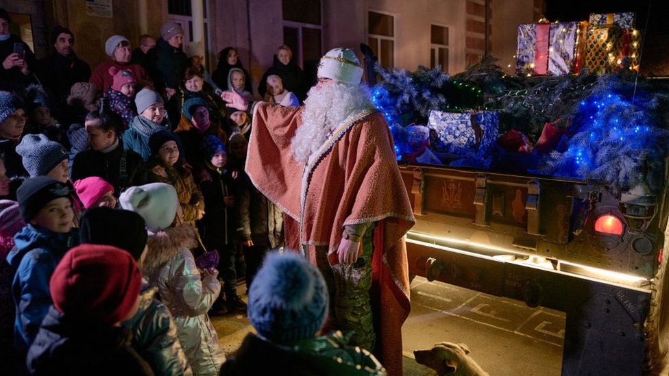 Дед Мороз и дети, Словянск