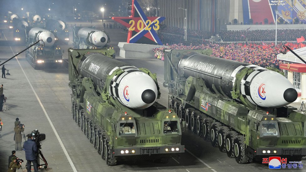 Военный парад в Пхеньяне 8 февраля