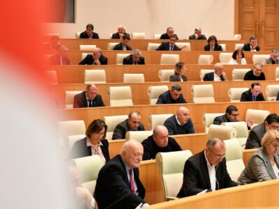 parliament of georgia политика featured, Венецианская комиссия, Грузинская мечта, Грузия-ЕС, Грузия-Россия, закон об иноагентах