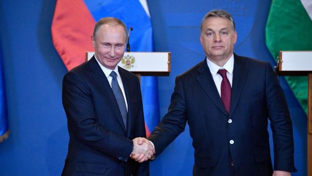В 2017 году - после аннексии Крыма и введения санкций - Виктор Орбан радушно принимал в Будапеште Путина