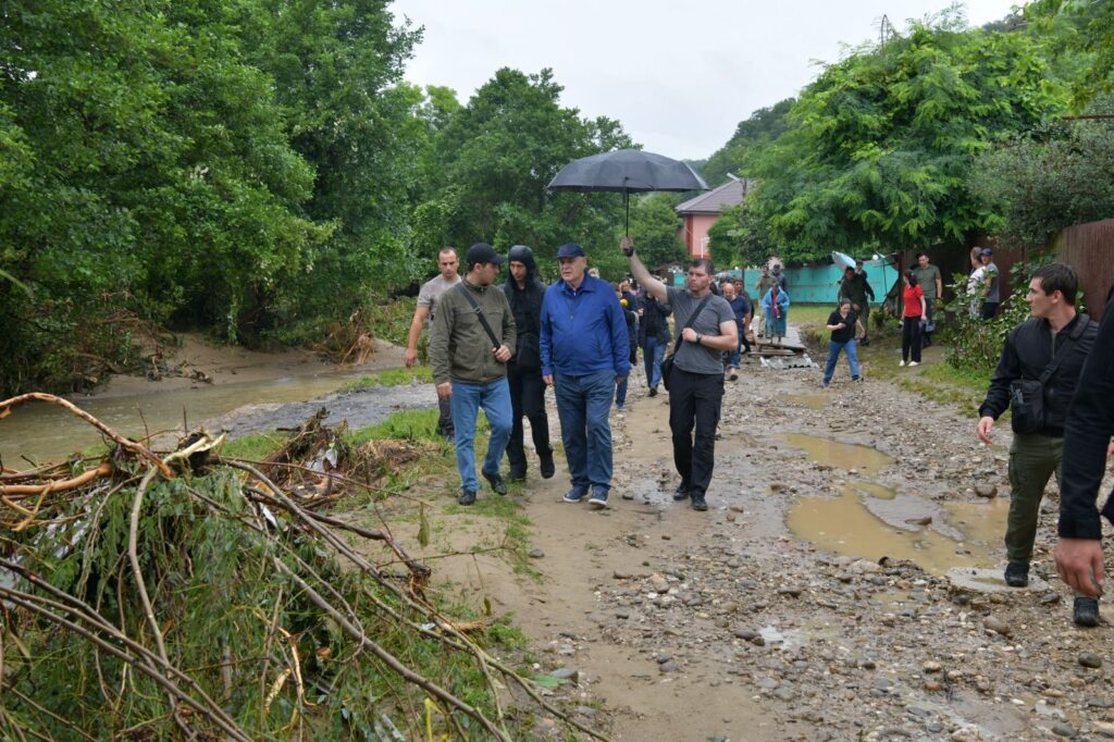 bjania наводнение. дожди наводнение. дожди