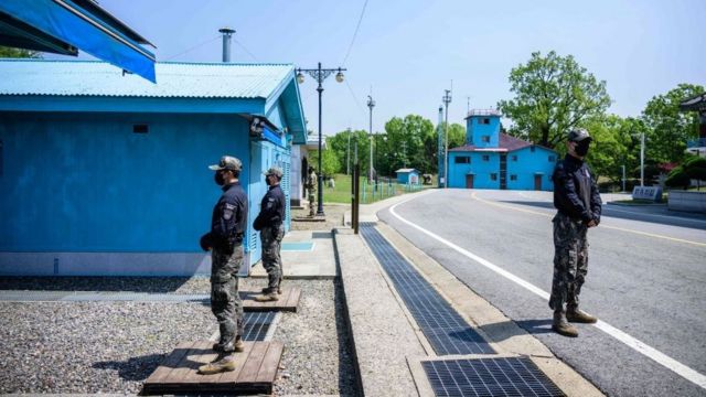 Южнокорейские военные на границе с Северной Кореей