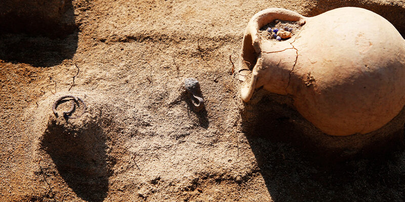 Сериал Практическая археология/The Naked Archaeologist онлайн