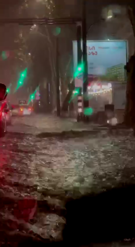 liven v tbilisi 2 наводнение. дожди наводнение. дожди