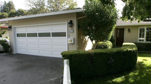 Ларри Пейдж и Сергей Брин создали Google в этом калифорнийском гараже всего четверть века назад