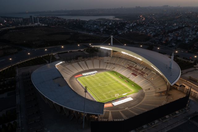 Стадион имени Ататюрка в Стамбуле